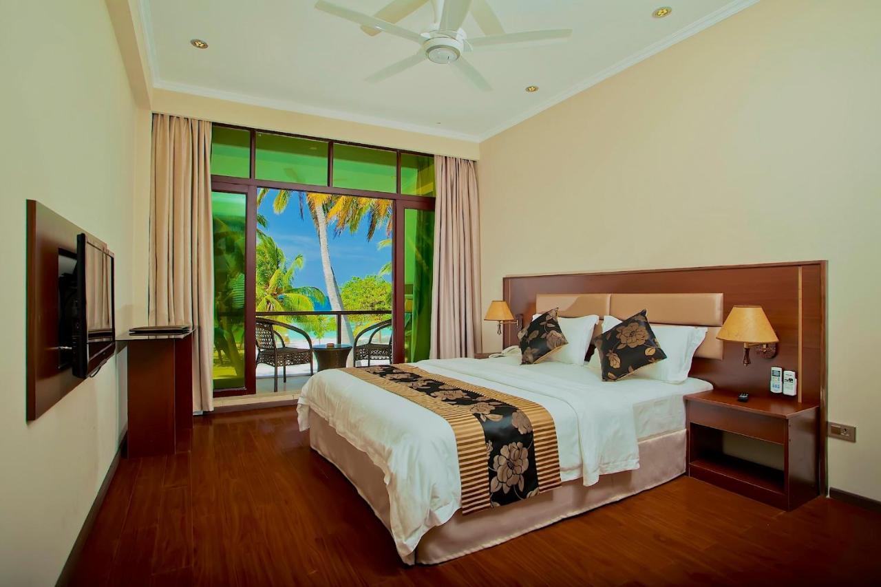 Kaani Beach Hotel At Maafushi Bagian luar foto