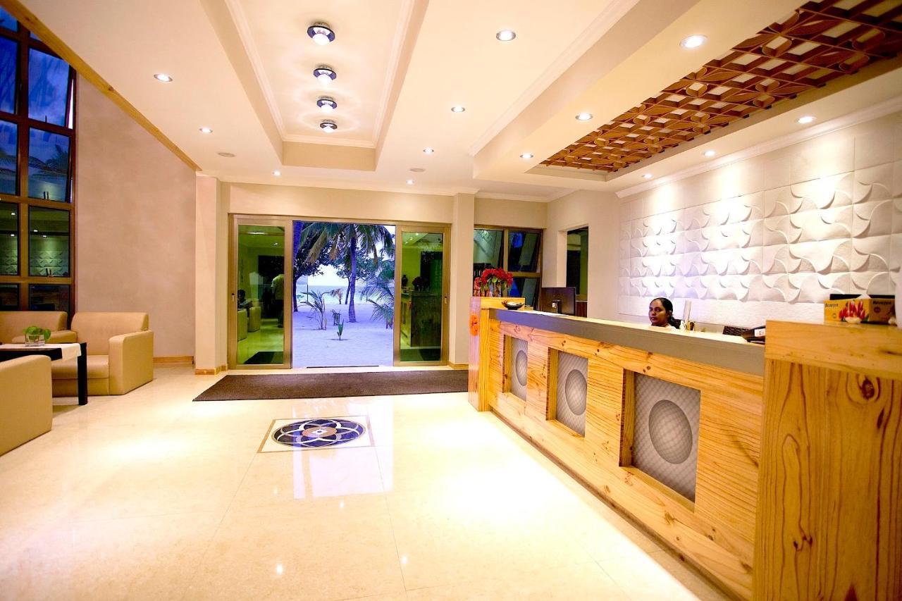 Kaani Beach Hotel At Maafushi Bagian luar foto