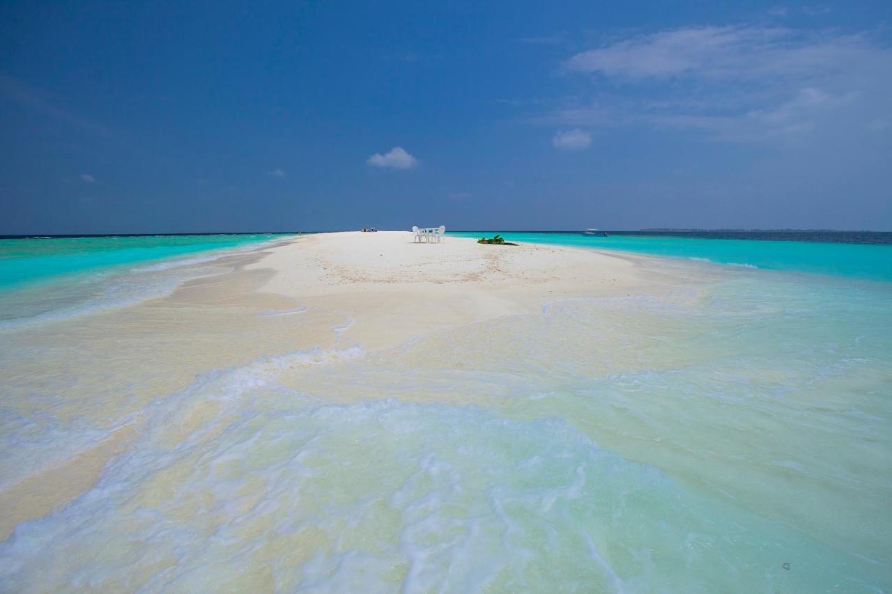 Kaani Beach Hotel At Maafushi Bagian luar foto
