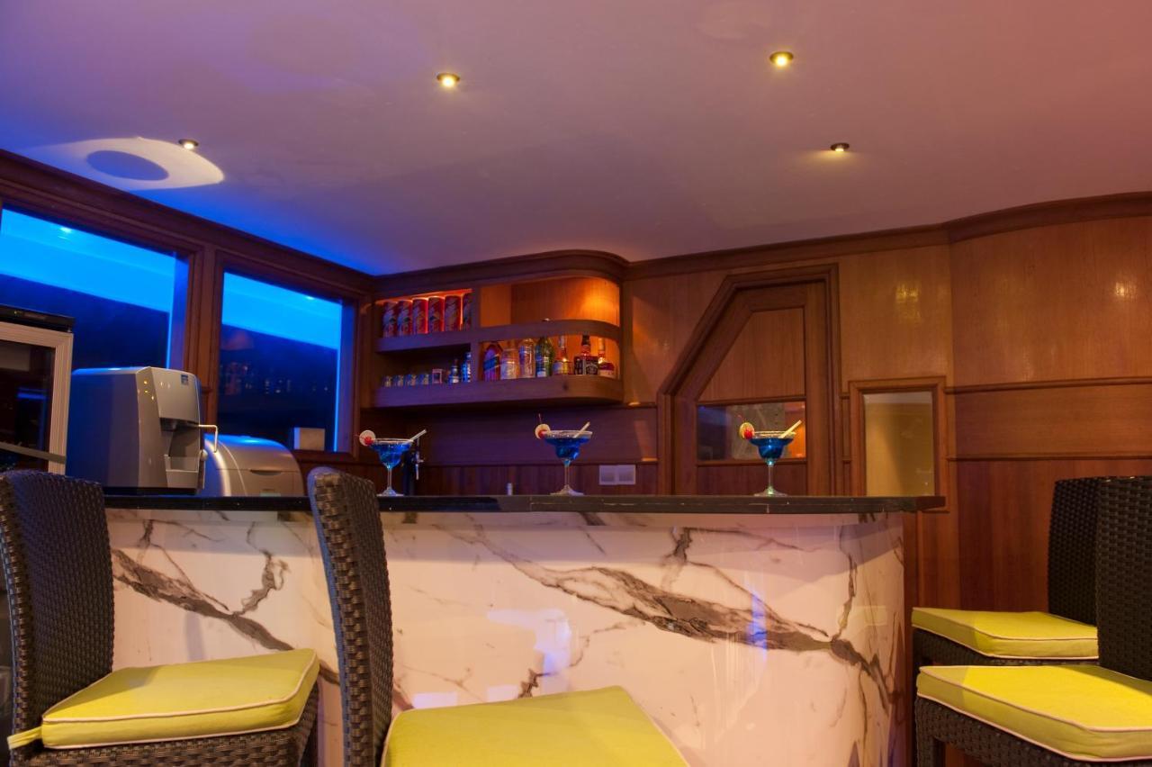 Kaani Beach Hotel At Maafushi Bagian luar foto